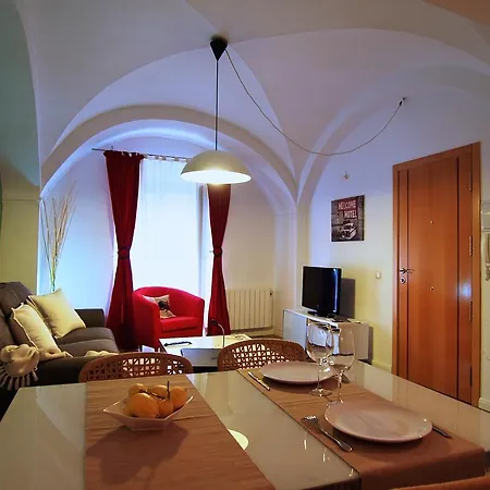 Apartamentos La Machacona Plaza De Santiago Apartment *