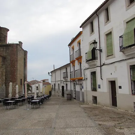 La Machacona Plaza De Santiago Caces
