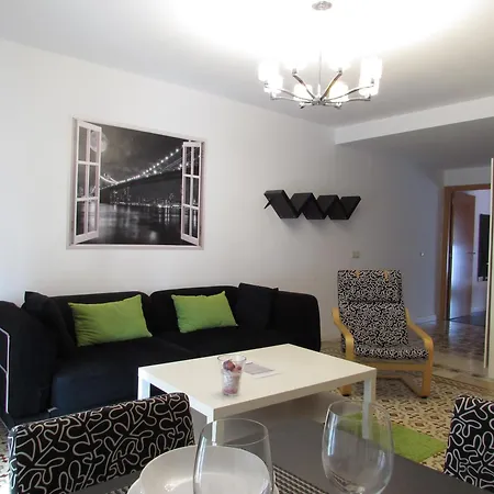 Apartamentos La Machacona Plaza De Santiago Caces