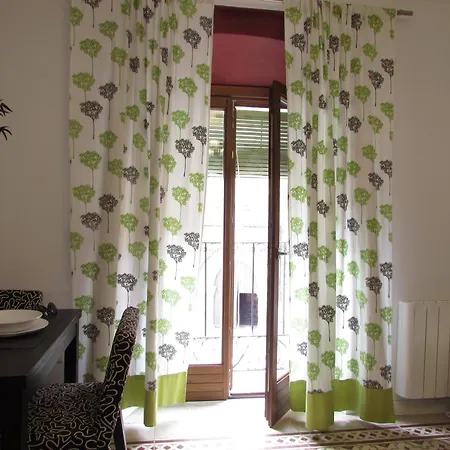 Apartamentos La Machacona Plaza De Santiago Caces